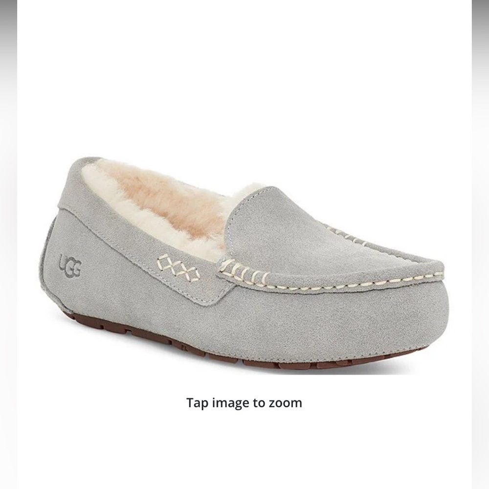 NWOT Ugg suede moccasin slippers